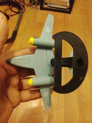 Avión a escala militar