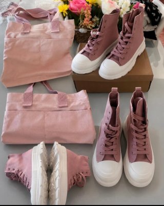 Conjunto bolso y zapatillas rosa