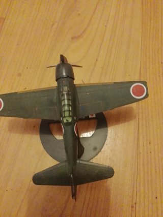 Avión militar escala