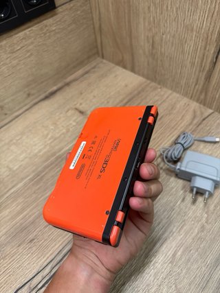 Nuovo Nintendo 3DS XL con IPS nera e arancione