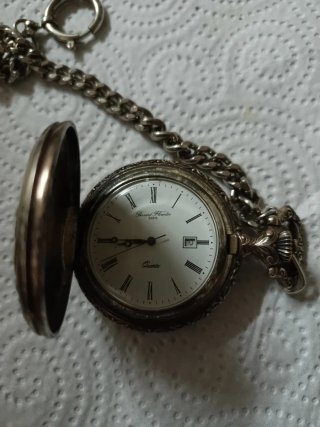 Reloj Seiko Quartz Dorado y Plateado