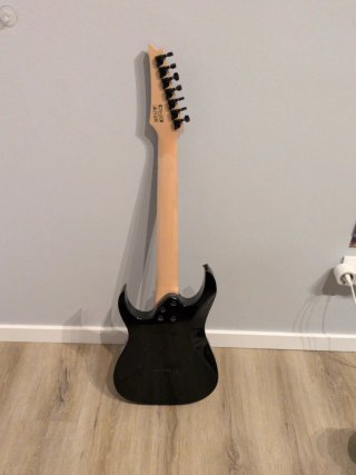 Ibanez 7 string guitar almost new