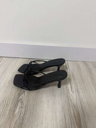 Sandalias de tacón negras