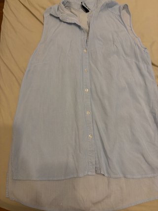 Camisa sin mangas azul a rayas