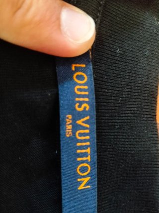 Camiseta Louis Vuitton Negra