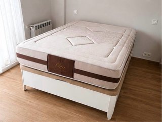 Canapé abatible + colchón 135x190 cm – Como nuevo