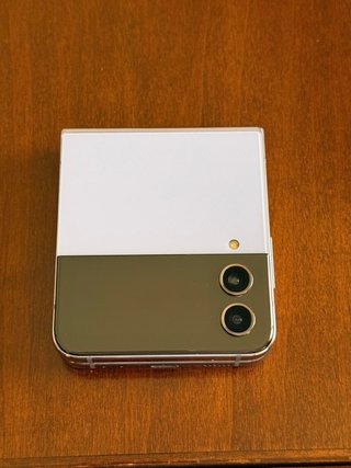 Samsung Galaxy Z Flip 4