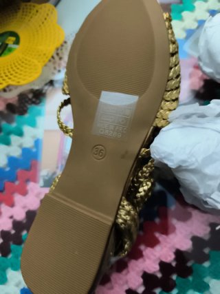 Sandalias doradas ALTA MODA trenzadas