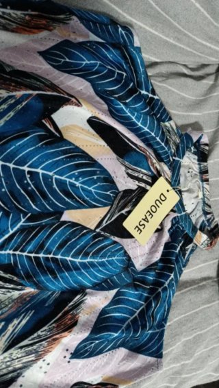 Camiseta estampado hojas