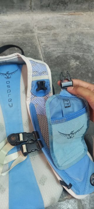 Mochila Osprey Azul y Negra