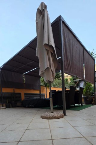 Pérgola 3x4 con toldo corredero impermeable