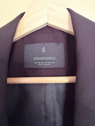 Americana sin mangas Stradivarius negra
