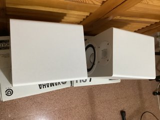 2 Monitores Estudio Yamaha HS7 White + Soportes