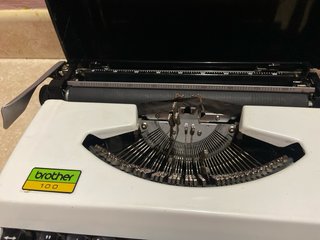 Máquina de escribir Brother 100
