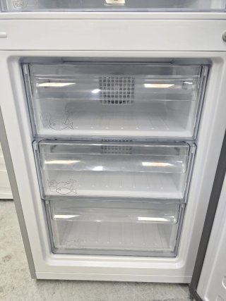 NEVERA COMBI GRUNDIG NO FROST ENERGÍA A+