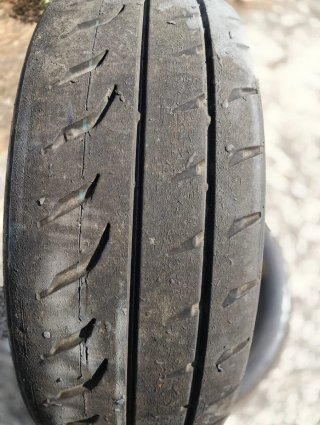 Cuatro neumáticos Toyo 185/580 R15 Competición