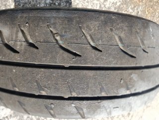 Cuatro neumáticos Toyo 185/580 R15 Competición