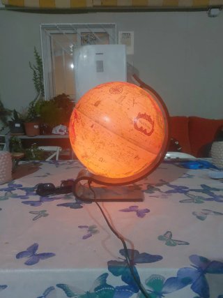 Lampara bola del mundo