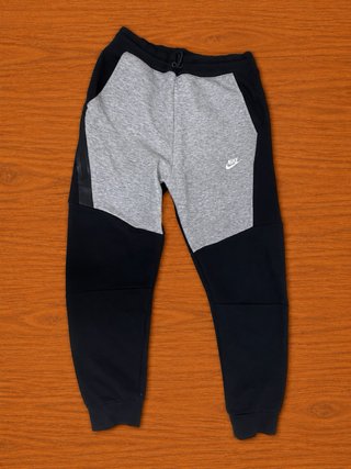 Sudadera Nike Tech Fleece Negra y Gris