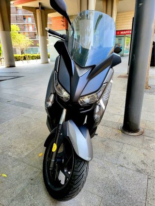 Yamaha XMAX 250 Maxi Scooter