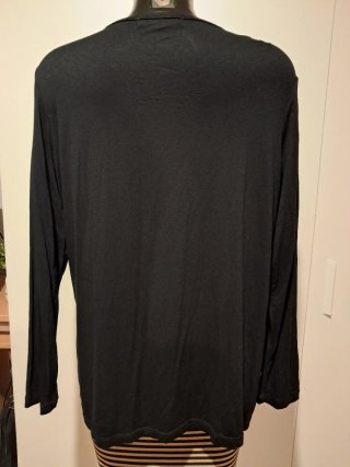Blusa negra manga larga