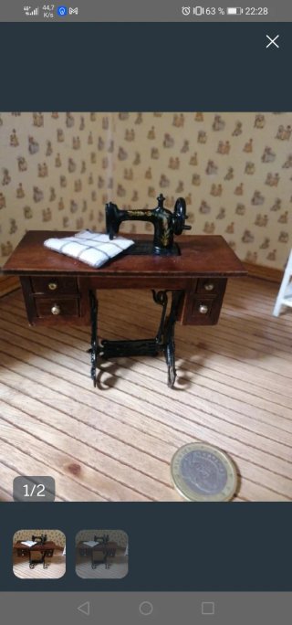 Máquina de coser miniatura