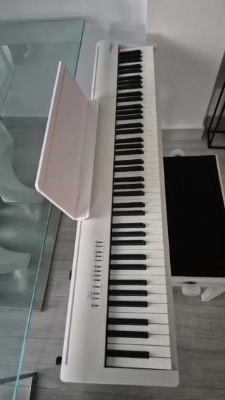 Roland FP-30X WH Piano Digital