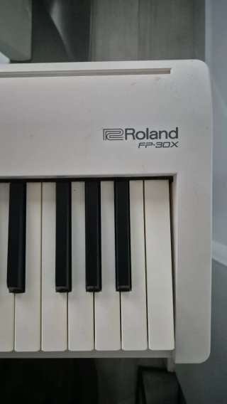 Roland FP-30X WH Piano Digital