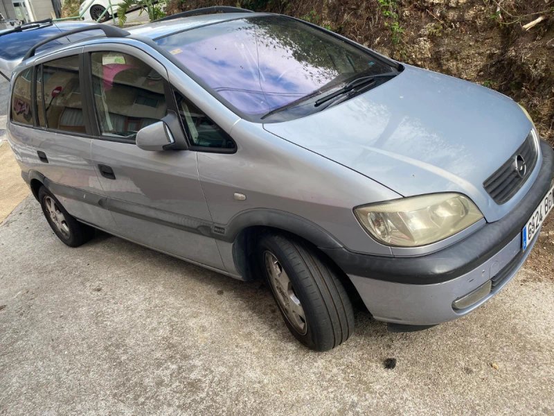 Opel Zafira 2001 - foto 1