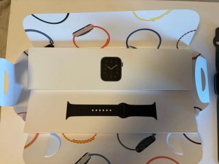 Apple Watch SE 44mm + 8 cinturini