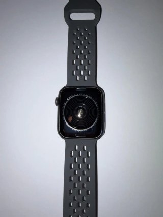 Apple Watch SE 44mm + 8 cinturini