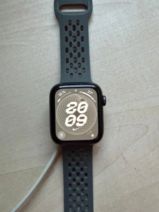 Apple Watch SE 44mm + 8 cinturini