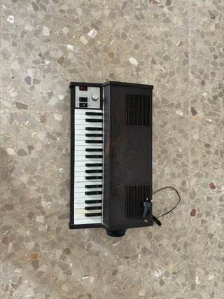 Teclado electrónico vintage