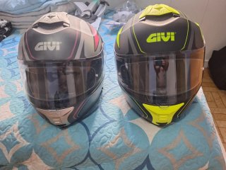 Cascos Givi Modulares