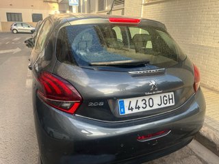 Peugeot 208 2015