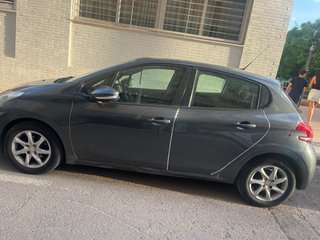 Peugeot 208 2015