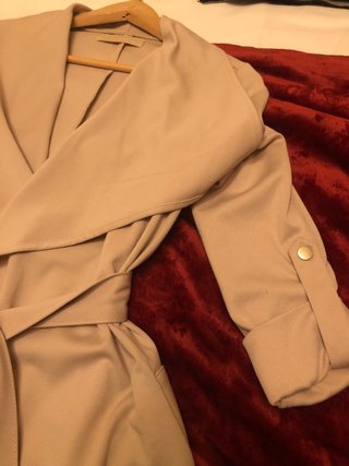 Vestido tipo abrigo beige