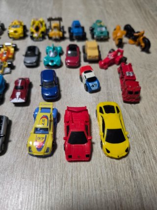 Lotto 28 macchinine Hot Wheels kinder Zanini