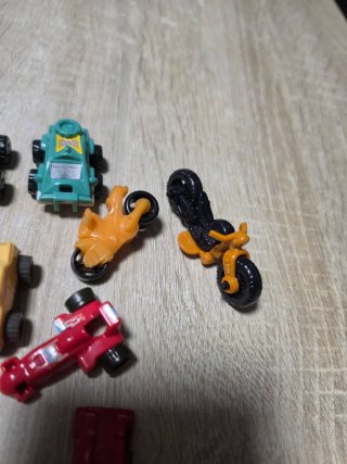 Lotto 28 macchinine Hot Wheels kinder Zanini