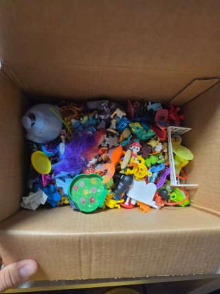 Lotto Sorpresine Giocattoli Kinder 1kg