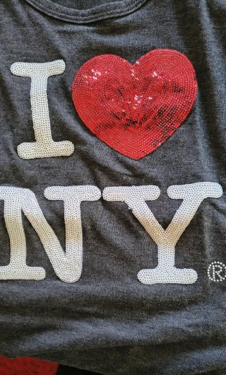 Camiseta I Love NY gris y rojo