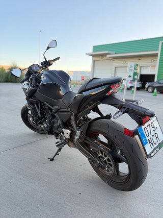 Kawasaki Z650 A2 2025 Negra