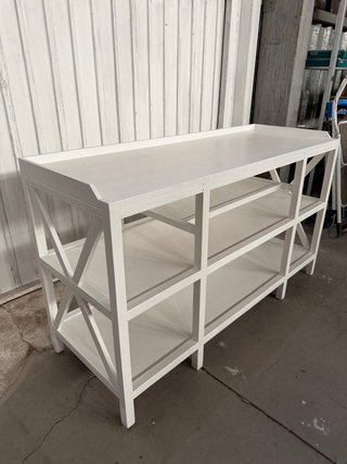 Estantería de madera maciza blanca