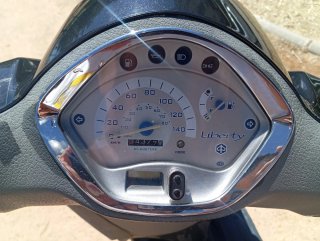 Piaggio Scooter Azul Marrón