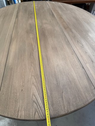 Mesa comedor ovalada de madera maciza nueva
