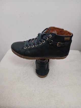 Botines Pikolinos Mujer Azul Marino y Dorado.