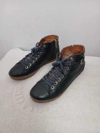 Botines Pikolinos Mujer Azul Marino y Dorado.