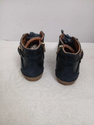 Botines Pikolinos Mujer Azul Marino y Dorado.