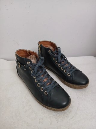 Botines Pikolinos Mujer Azul Marino y Dorado.