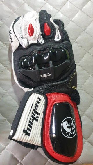 Guantes de moto nuevos.